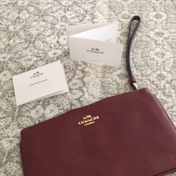 Coach small accessory bag for electronics (iPhone) - Picture 2 of 2